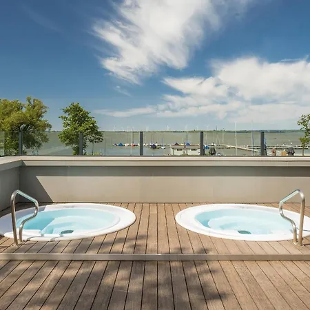 Gorgeous In Lembruch-duemmer Apartment